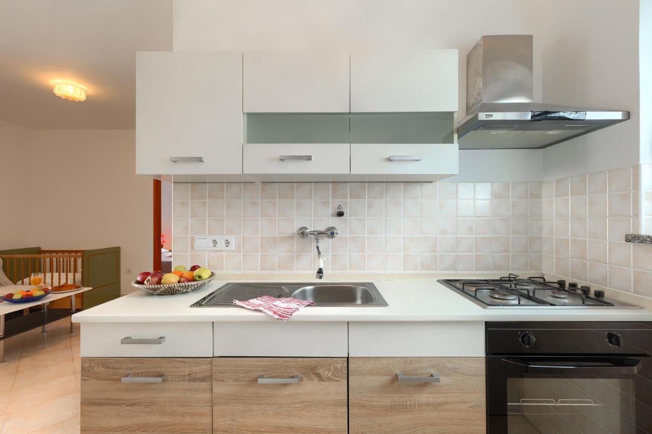 Apartmani Martina Пореч Екстериор снимка
