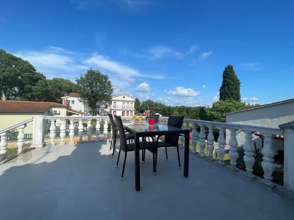 Apartmani Martina Пореч Екстериор снимка